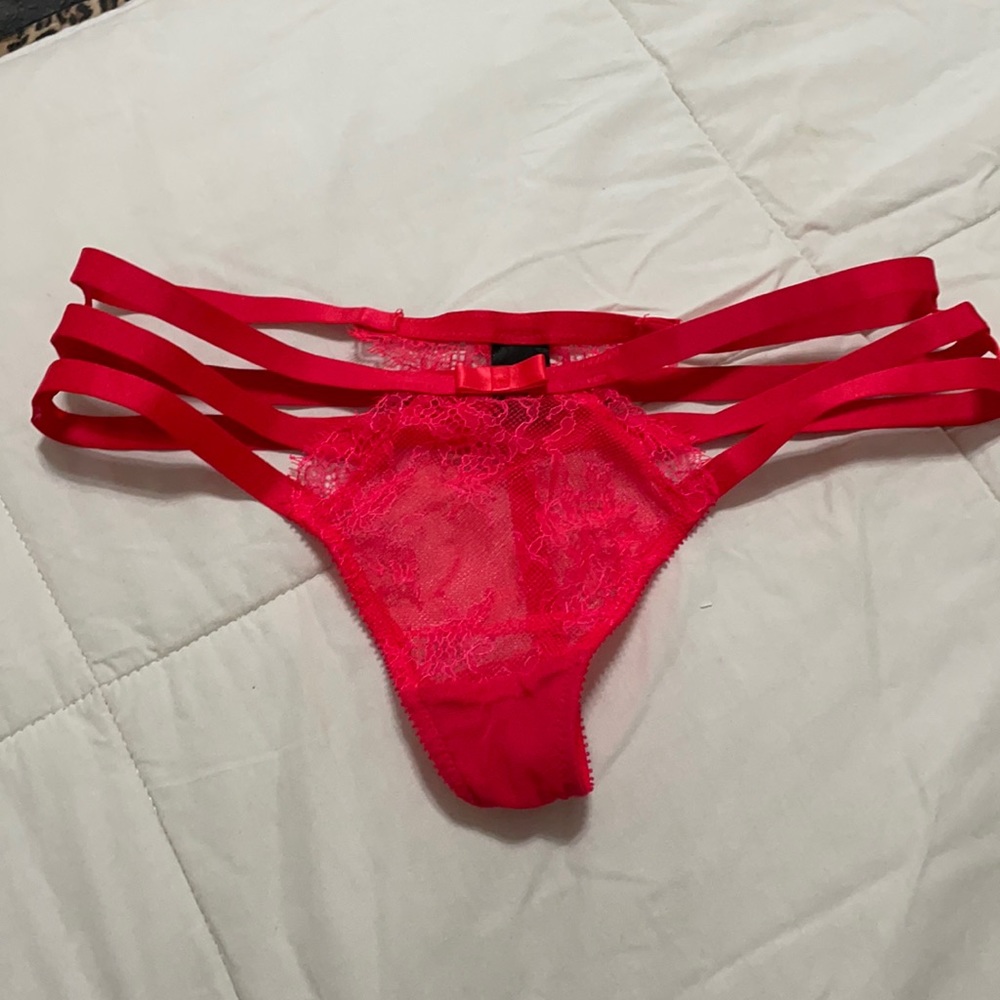 VS Strappy Thong
